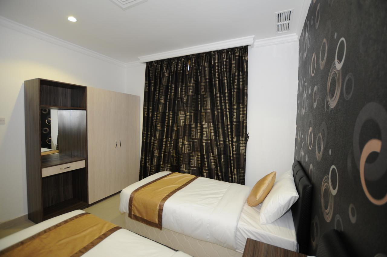 Al Muhanna Plaza Luxury Apartments Kuwait City Luaran gambar