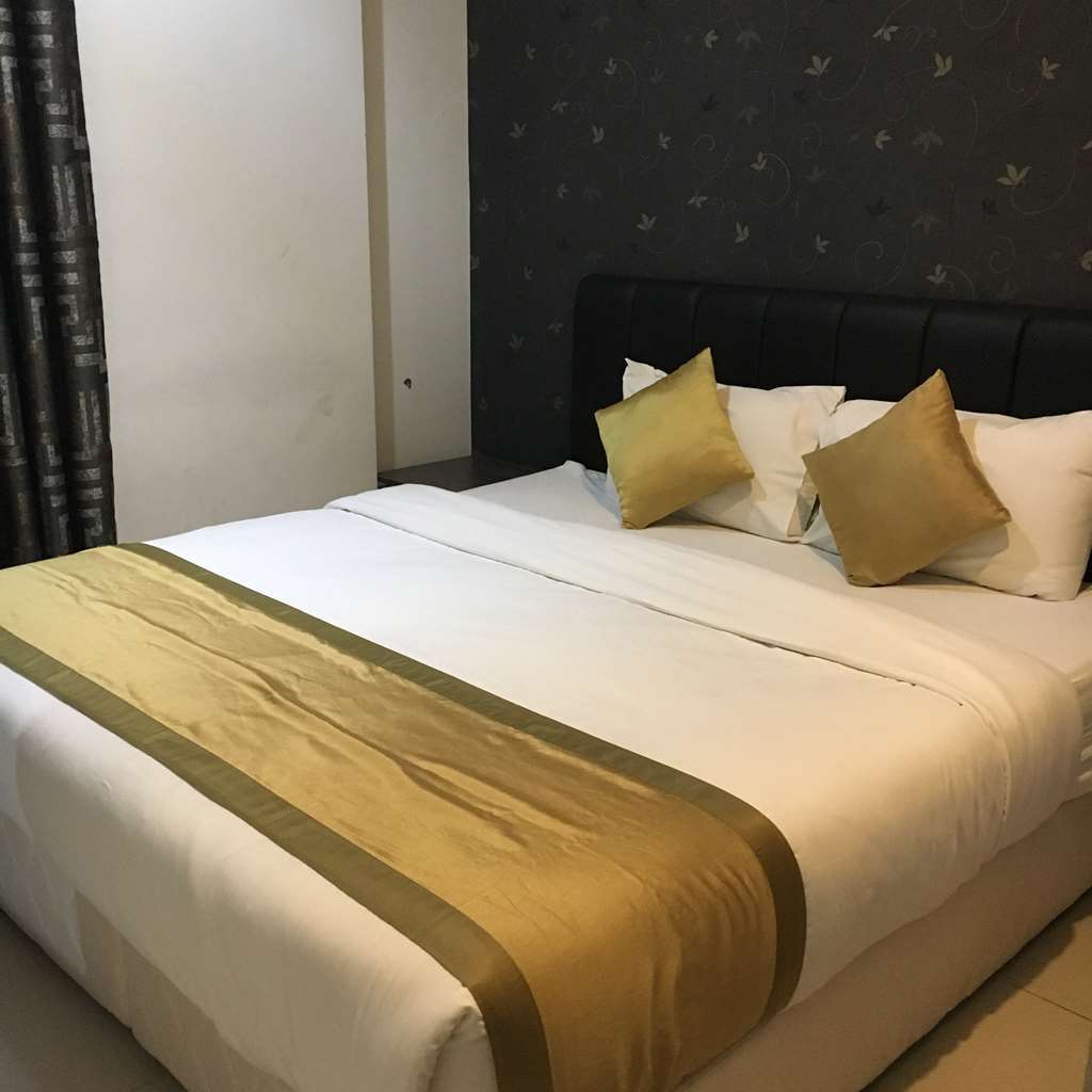 Al Muhanna Plaza Luxury Apartments Kuwait City Bilik gambar